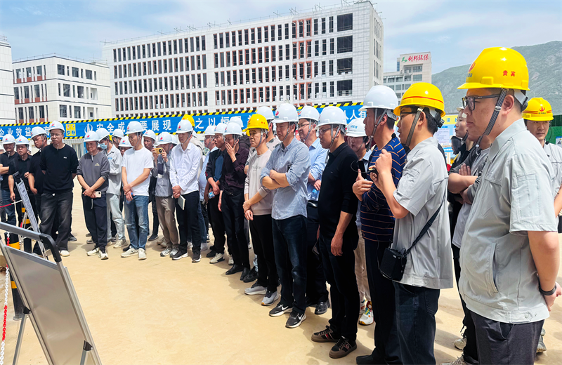 2025年4月17日，由莆田市涵江区住房和城乡建设局主办、尊凯实业三建承办的钢筋安装工程质量防控现场交流会在联东U谷·涵江海峡智造产业谷一期成功召开。